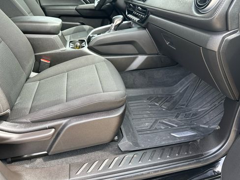 Used 2023 Chevrolet Colorado LT w/ LT Convenience Package II image 27