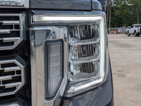 Certified 2023 GMC Sierra 3500 Denali w/ Denali Black Diamond Edition AWD/4WD image 31