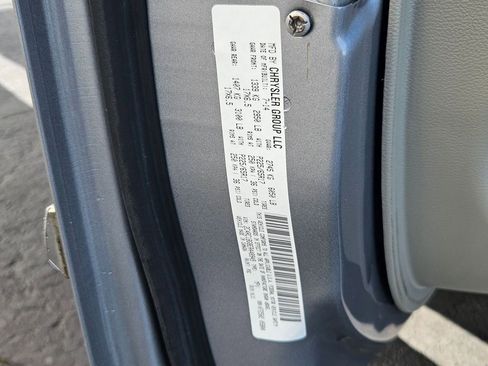 Used 2014 Chrysler Town & Country Touring image 43