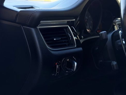 Used 2018 Porsche Macan S AWD/4WD image 13