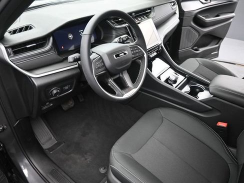 New 2026 Jeep Grand Cherokee Laredo X AWD/4WD image 9