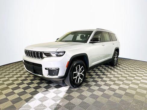 Certified 2024 Jeep Grand Cherokee L Limited w/ Luxury Tech Group II image 6