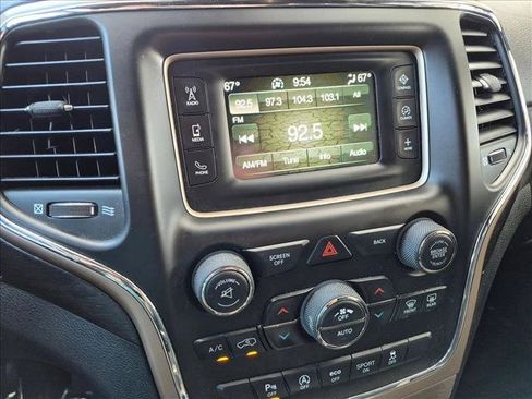 Used 2017 Jeep Grand Cherokee Laredo AWD/4WD image 13