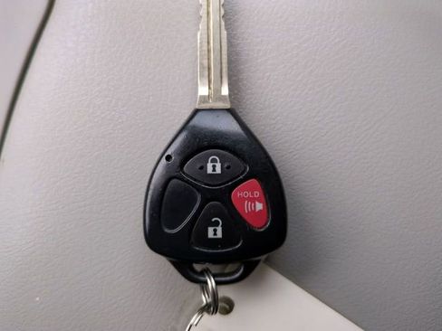 Used 2010 Toyota Venza FWD image 26