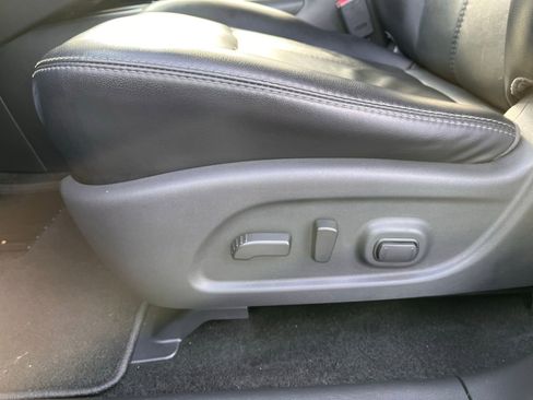 Used 2019 Nissan Pathfinder SL image 29