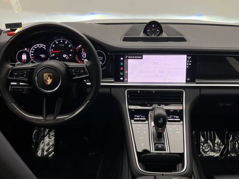 Used 2023 Porsche Panamera image 32
