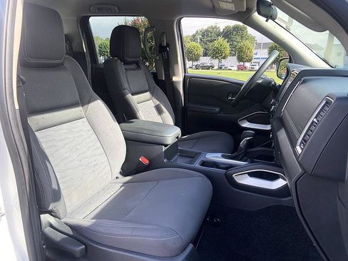 Used 2023 Nissan Frontier SV w/ Technology Package AWD/4WD image 17