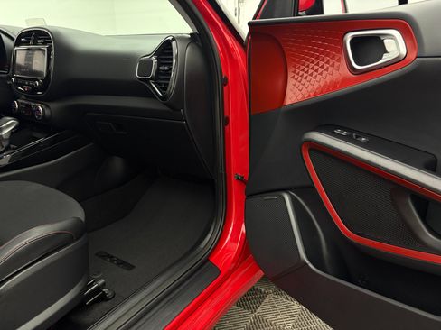 Used 2022 Kia Soul Turbo FWD image 32