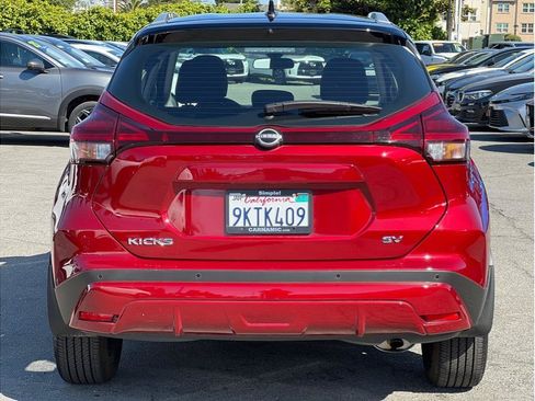 Used 2024 Nissan Kicks SV FWD image 4