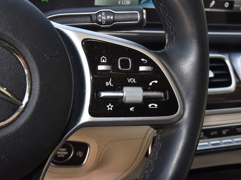 Used 2021 Mercedes-Benz GLS 450 4MATIC image 25