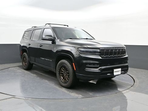 Used 2023 Jeep Grand Wagoneer Series II w/ Quick Order Packagew 28T image 22