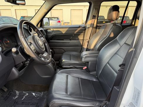 Used 2016 Jeep Patriot High Altitude AWD/4WD image 2