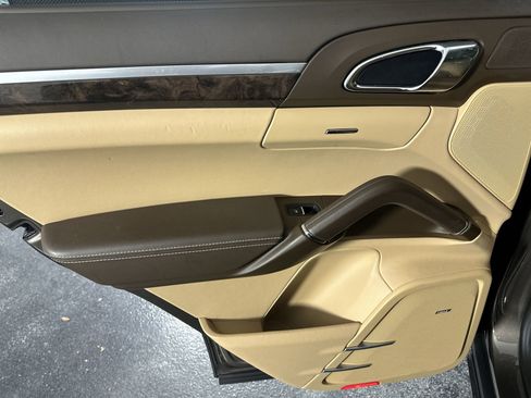 Used 2016 Porsche Cayenne S w/ Premium Plus Package image 34