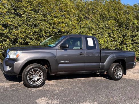 Used 2013 Toyota Tacoma 2WD Access Cab w/ SR5 Pkg image 3