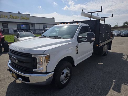 Used 2018 Ford F350 XL w/ Power Equipment Group RWD image 17