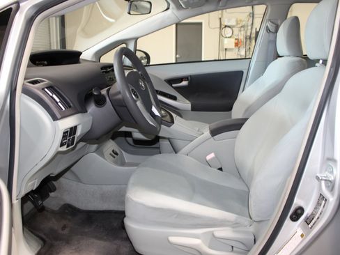 Used 2010 Toyota Prius FWD image 8
