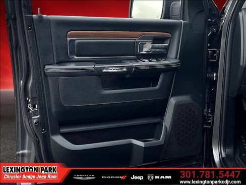 Used 2018 RAM 1500 Laramie w/ Convenience Group AWD/4WD image 20