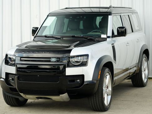 Used 2023 Land Rover Defender 110 X image 51