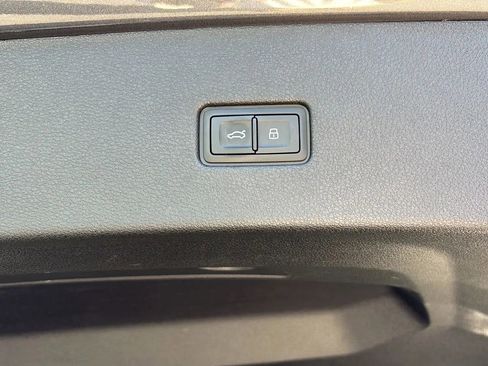 Used 2021 Audi Q8 Prestige image 41