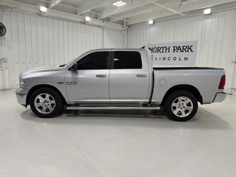 Used 2015 RAM 1500 Lone Star RWD image 2