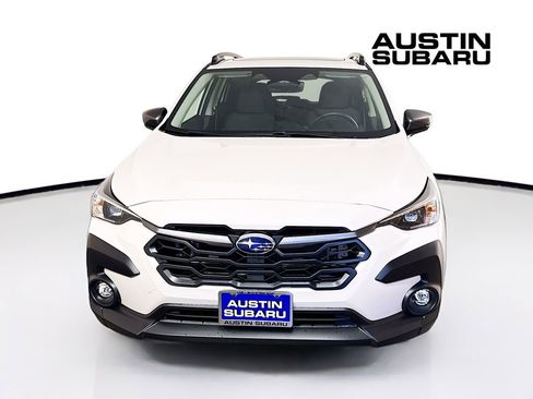 Used 2025 Subaru Crosstrek 2.0i Premium image 3