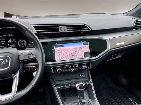 Used 2022 Audi Q3 2.0T Premium Plus image 6