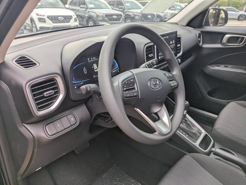 New 2026 Hyundai Venue SE FWD image 3