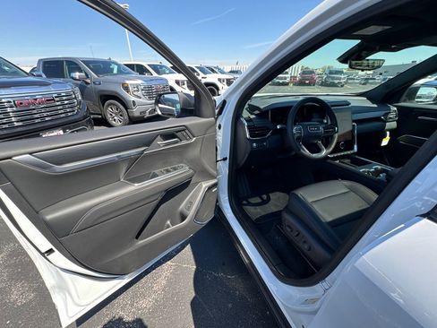 New 2026 GMC Acadia Elevation w/ Black Edition AWD/4WD image 15