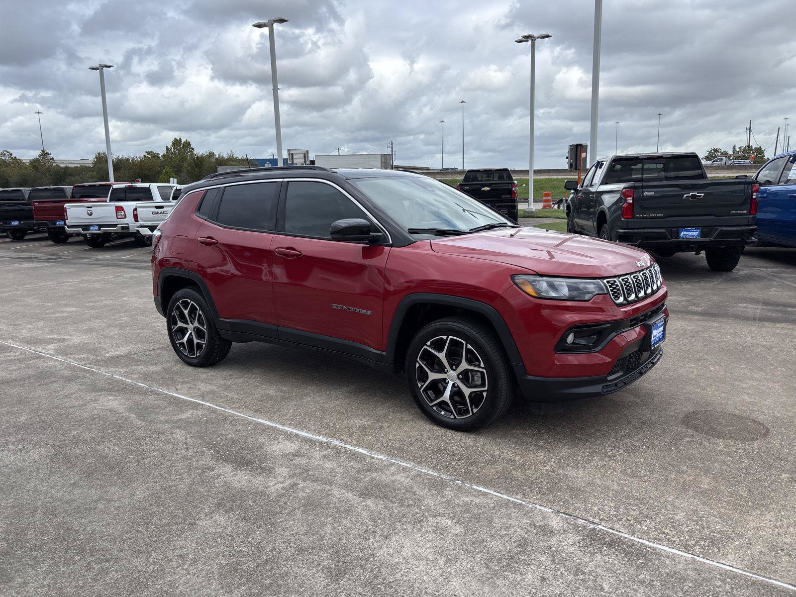 Used 2024 Jeep Compass Limited AWD/4WD image 6
