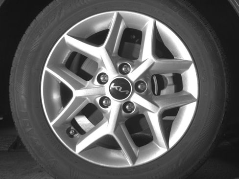 Used 2025 Kia Soul LX w/ LX Technology Package FWD image 20