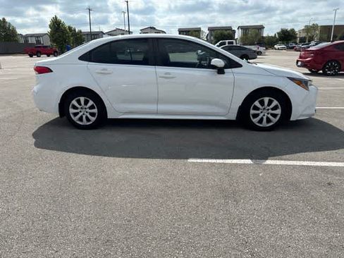Used 2024 Toyota Corolla LE FWD image 6