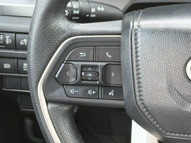 Certified 2025 Toyota 4Runner SR5 AWD/4WD image 13
