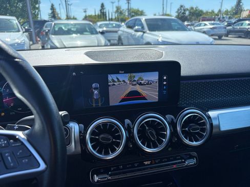 Used 2025 Mercedes-Benz GLB 250 image 27