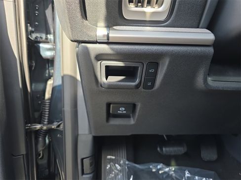 New 2025 Ford Expedition Active image 19