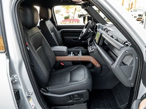 Used 2023 Land Rover Defender 110 X image 27