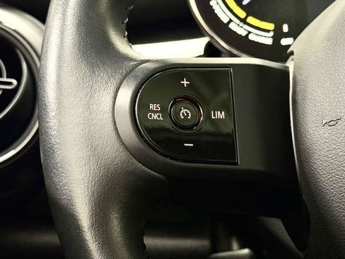 Used 2024 MINI Cooper SE FWD image 19