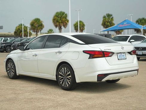 Used 2024 Nissan Altima 2.5 SV FWD image 4
