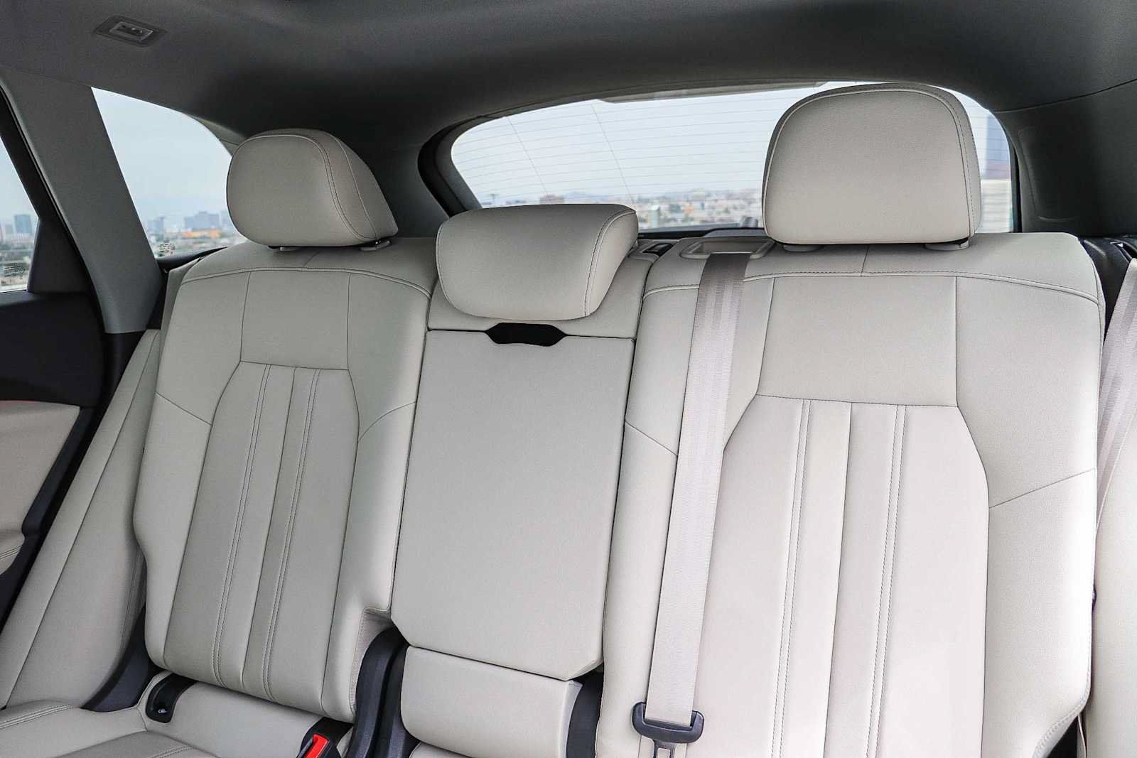Used 2025 Audi Q5 Premium w/ Convenience Package AWD/4WD image 23