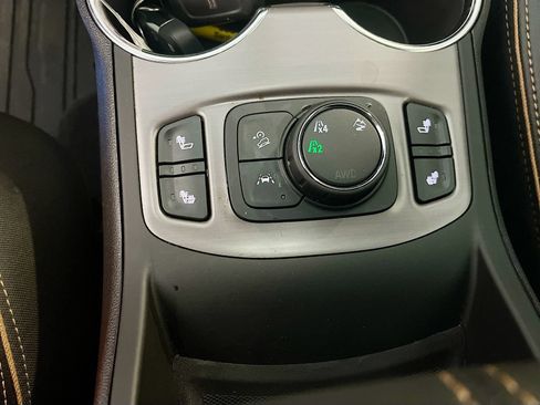 Used 2024 GMC Terrain AT4 AWD/4WD image 19
