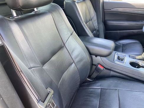 Used 2018 Jeep Grand Cherokee Limited w/ Luxury Group II image 25