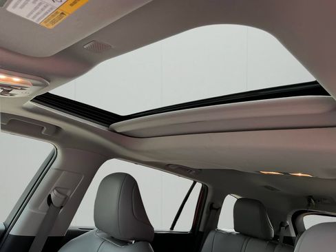 Used 2022 Toyota Highlander XLE AWD/4WD image 15