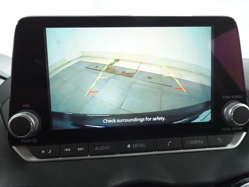 Used 2025 Nissan Sentra SR FWD image 16