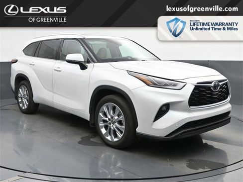 Used 2024 Toyota Highlander Limited image 1