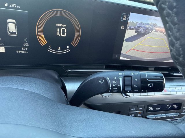 Used 2025 Hyundai Kona SEL FWD image 29