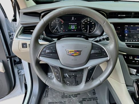 Used 2024 Cadillac XT5 Premium Luxury w/ LPO, Floor Liner Package AWD/4WD image 11
