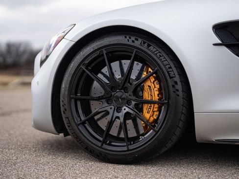 Used 2018 Mercedes-Benz AMG GT R image 27