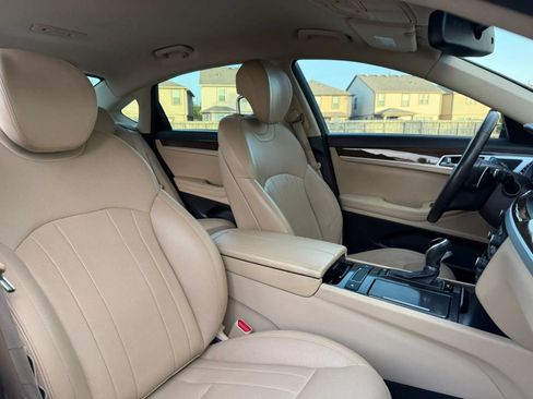 Used 2015 Hyundai Genesis 3.8 RWD image 17