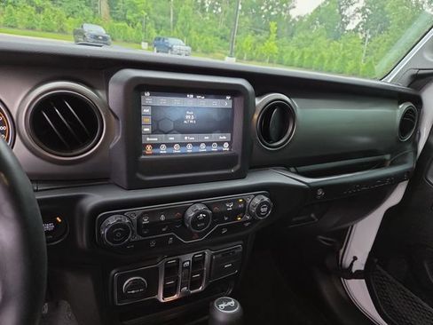 Used 2019 Jeep Wrangler Unlimited Sport S AWD/4WD image 11
