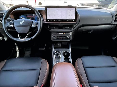 Used 2025 Ford Bronco Sport Outer Banks w/ Outer Banks Tech Package+ image 16