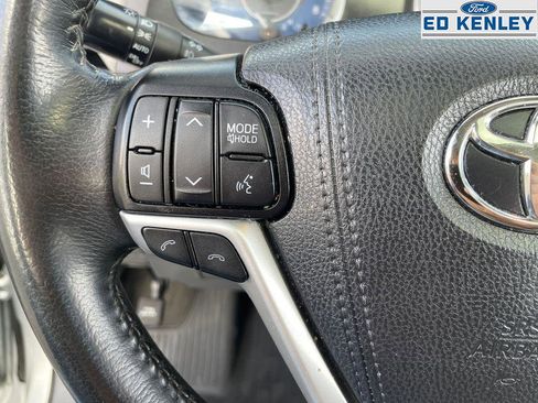 Used 2020 Toyota Sienna XLE image 17